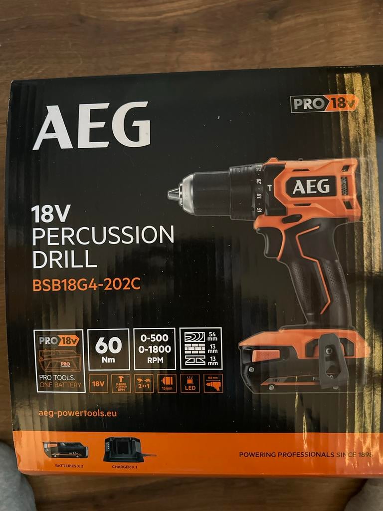 Aeg percussieboor, Ophalen of Verzenden, Zo goed als nieuw, Boormachine