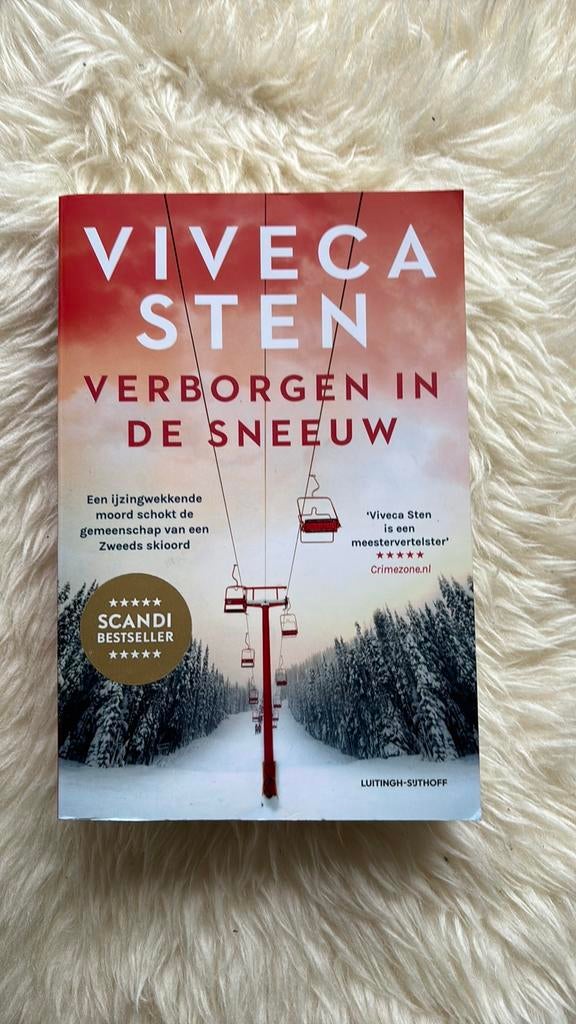 Viveca Sten - Verborgen in de sneeuw, Boeken, Ophalen of Verzenden, Zo goed als nieuw, Viveca Sten