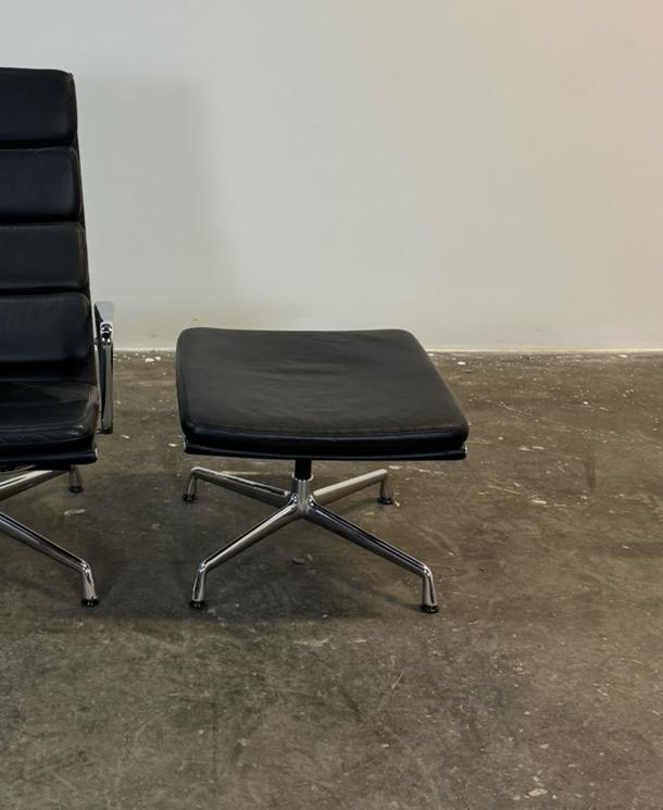 Vitra EA222 ottoman hocker voetstoel voetenbank, Ophalen, Zo goed als nieuw, Rechthoekig