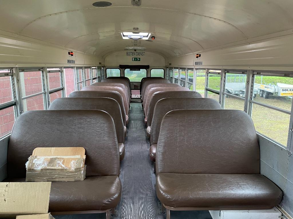 Schoolbus bankjes (reeds gedemonteerd), Auto-onderdelen, Interieur en Bekleding, Ophalen, Gebruikt, Amerikaanse onderdelen