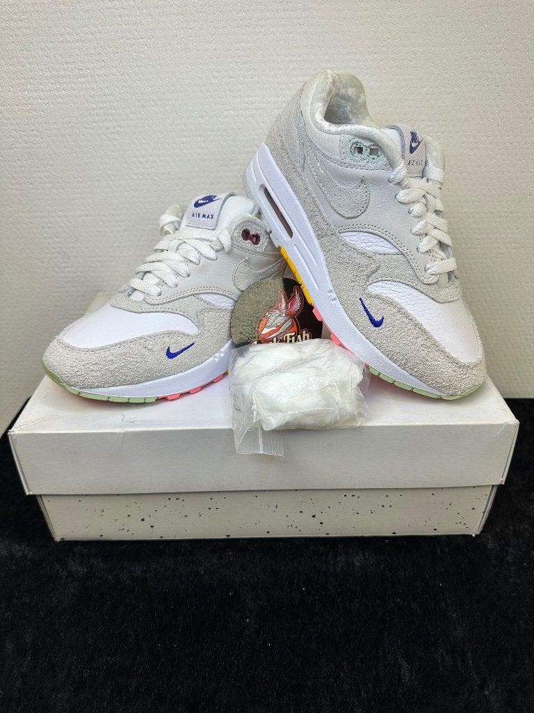 Nike air Max 1 Pom Pom - size 36,5, Kleding | Dames, Schoenen, Nieuw, Sneakers of Gympen, Overige kleuren, Ophalen of Verzenden