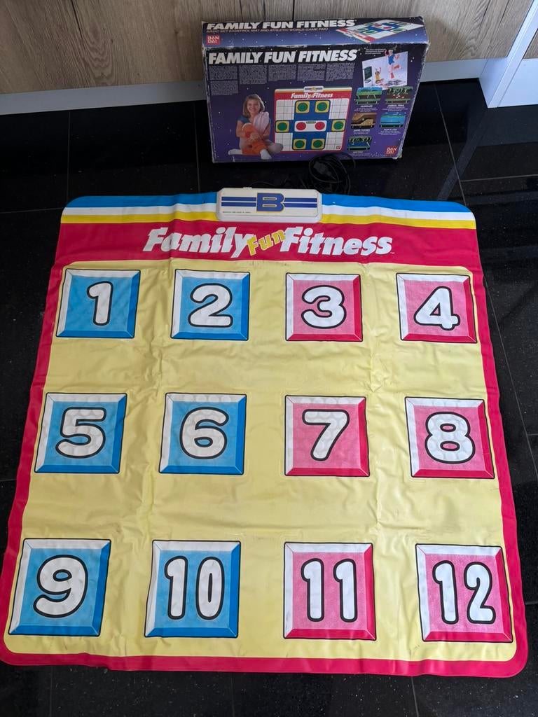 Family Fun Fitness box and mat NES, Gebruikt, Eén computer, Ophalen of Verzenden, Sport