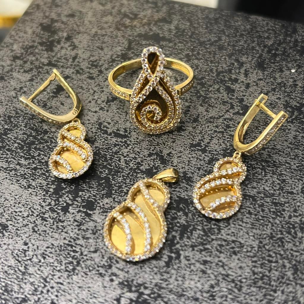 14 karaat gouden ring oorbellen hanger set nieuw, Ophalen of Verzenden, Zo goed als nieuw, Goud