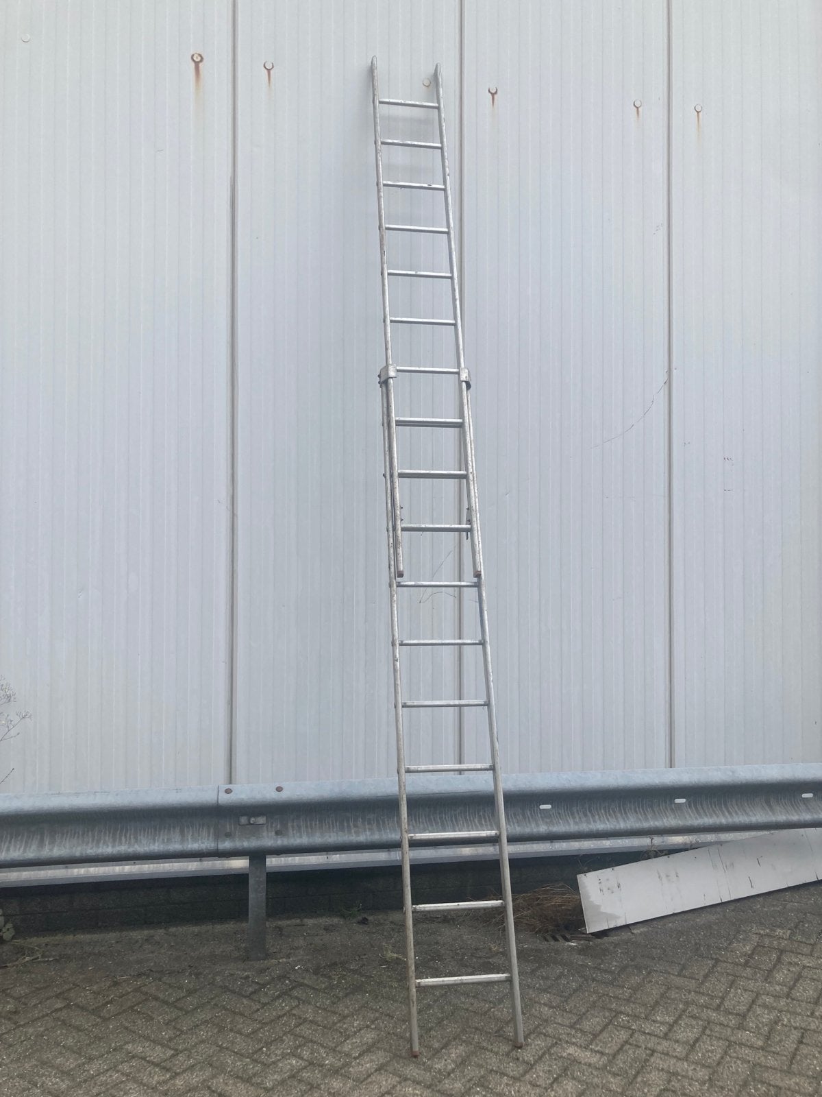 Uitschuifbare ladder - Handig en Compact, Gebruikt, Ophalen of Verzenden, Ladder, Opvouwbaar of Inschuifbaar