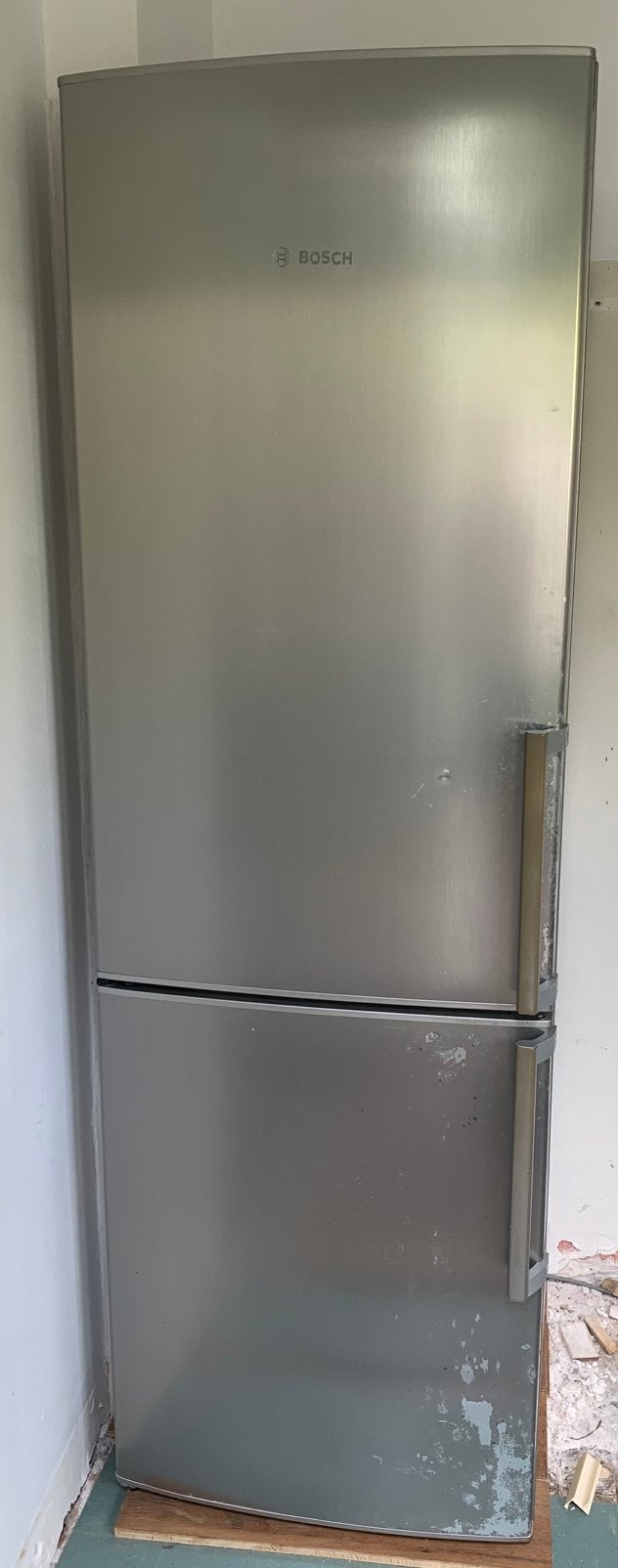 Bosch koel-vries combinatie aangeboden, Witgoed en Apparatuur, Koelkasten en IJskasten, Ophalen, Gebruikt, 200 liter of meer, Met aparte vriezer