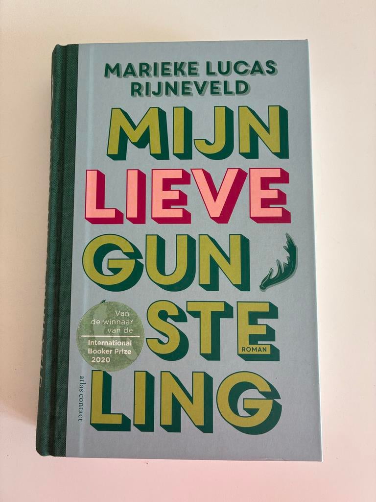 Mijn lieve gunsteling - Marieke Lucas Rijneveld, Boeken, Romans, Zo goed als nieuw, Nederland, Ophalen of Verzenden