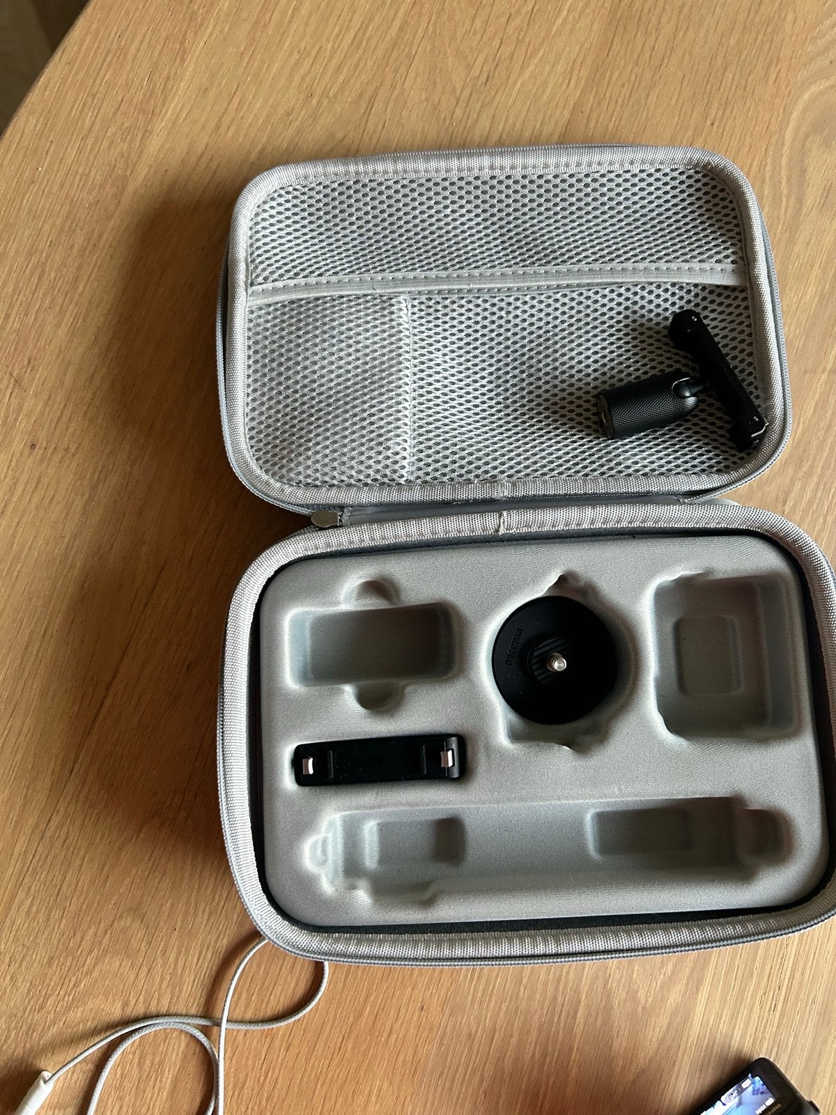 Insta360 GO 2 Actiecamera met accessoires en case, Ophalen of Verzenden, Zo goed als nieuw, Overige merken