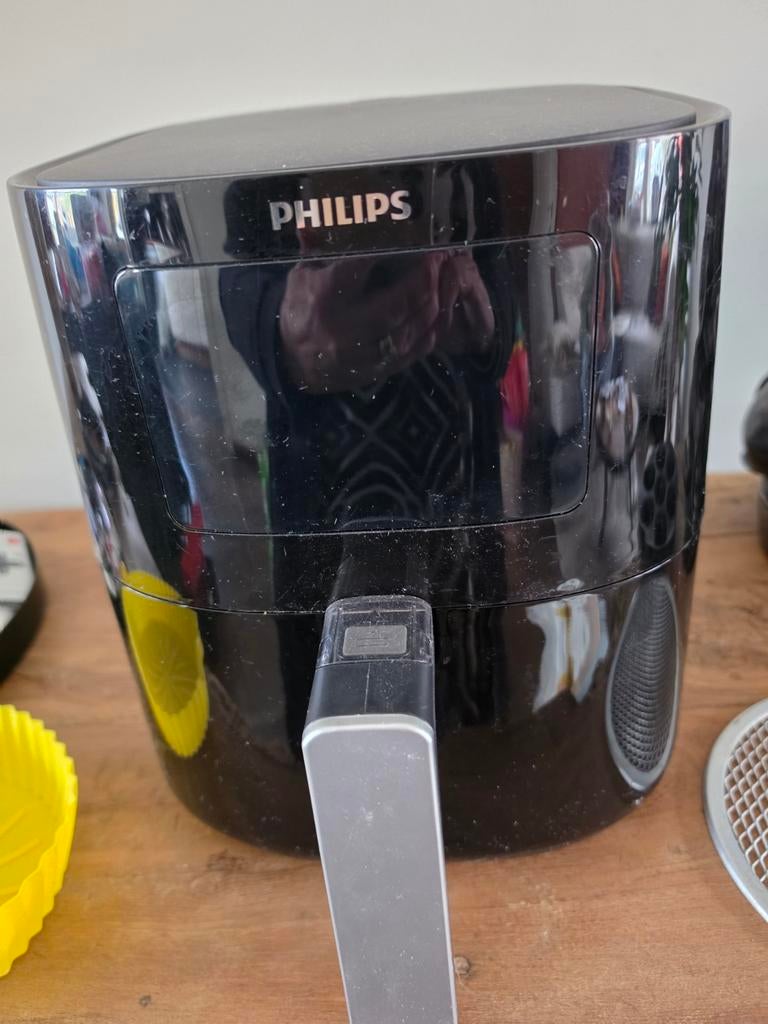 Philips Airfryer 1400W met accessoires - Ideaal voor camping, Ophalen of Verzenden, Zo goed als nieuw, Airfryer