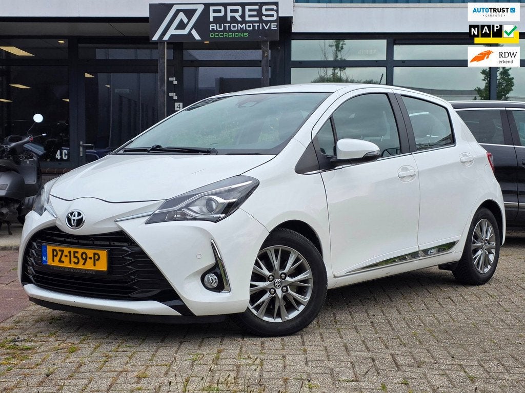 Toyota Yaris 1.5 VVT-i Executive |AUTOMAAT|CLIMA|CRUISE|NAVI, Auto's, Toyota, Euro 6, 4 cilinders, Wit, Origineel Nederlands