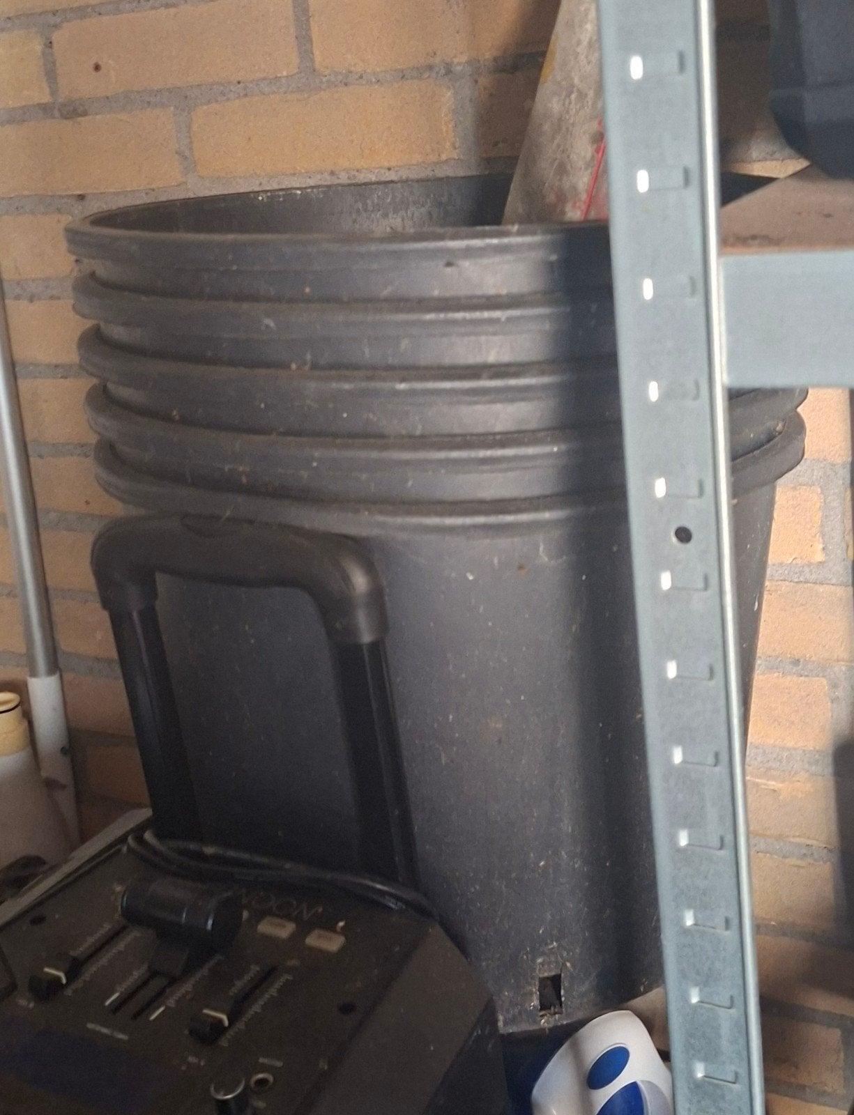 Grote zwarte bakken voor opslag of tuin, Ophalen of Verzenden, Gebruikt, Kunststof