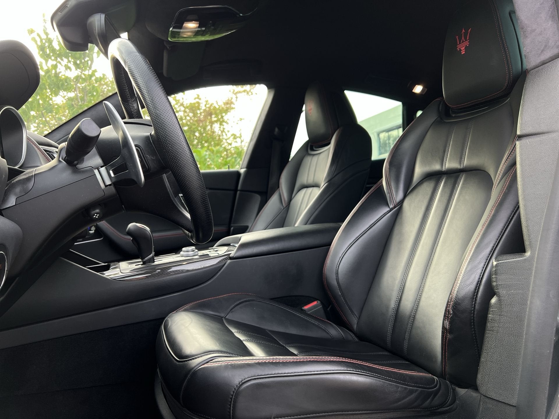 Maserati Levante 3.0 V6 D AWD GranLusso |CARBON|LUCHTVERING|, Auto's, Dealer onderhouden, Gebruikt, Euro 6, 2987 cc