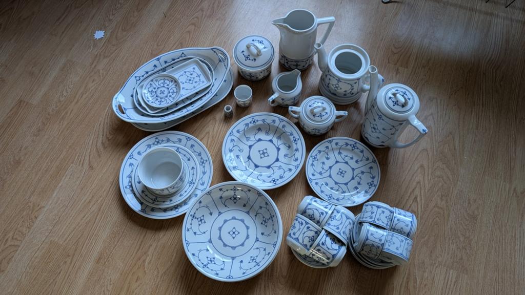 Compleet servies met blauw decor, Huis en Inrichting, Ophalen, Zo goed als nieuw, Porselein, Overige stijlen