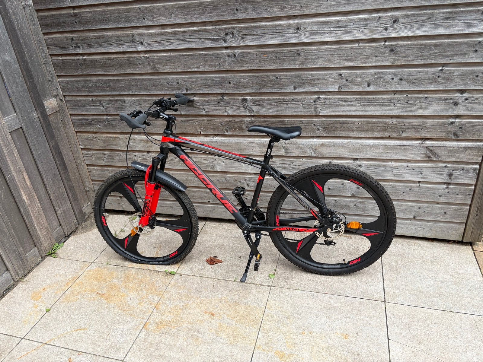 Mountainbike met lekke voorband, Minder dan 10 versnellingen, Gebruikt, Schijfrem, 53 tot 57 cm