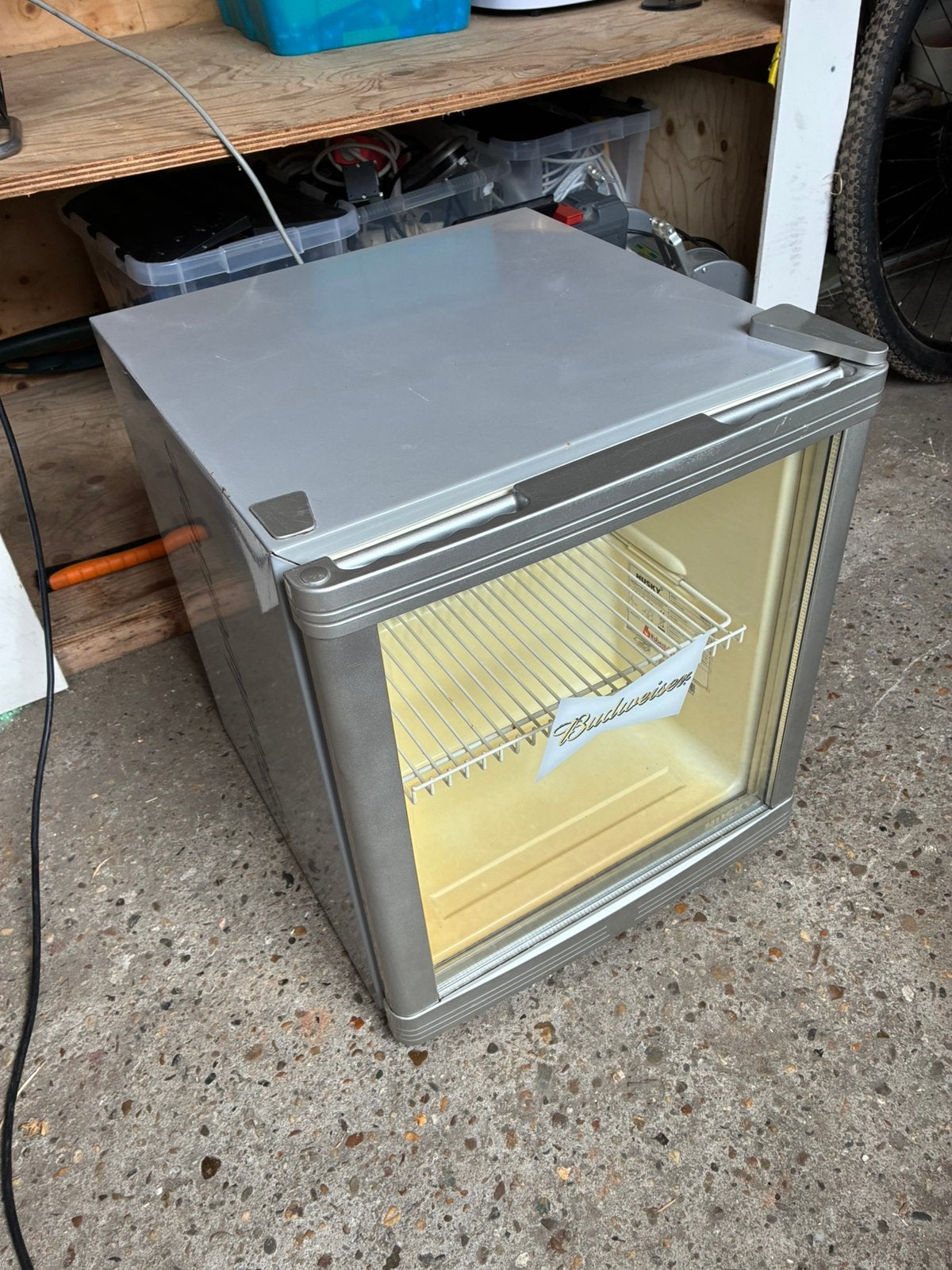 Husky HM72 budweiser barkoelkast, Witgoed en Apparatuur, Ophalen, Minder dan 75 liter, Zonder vriesvak, Gebruikt