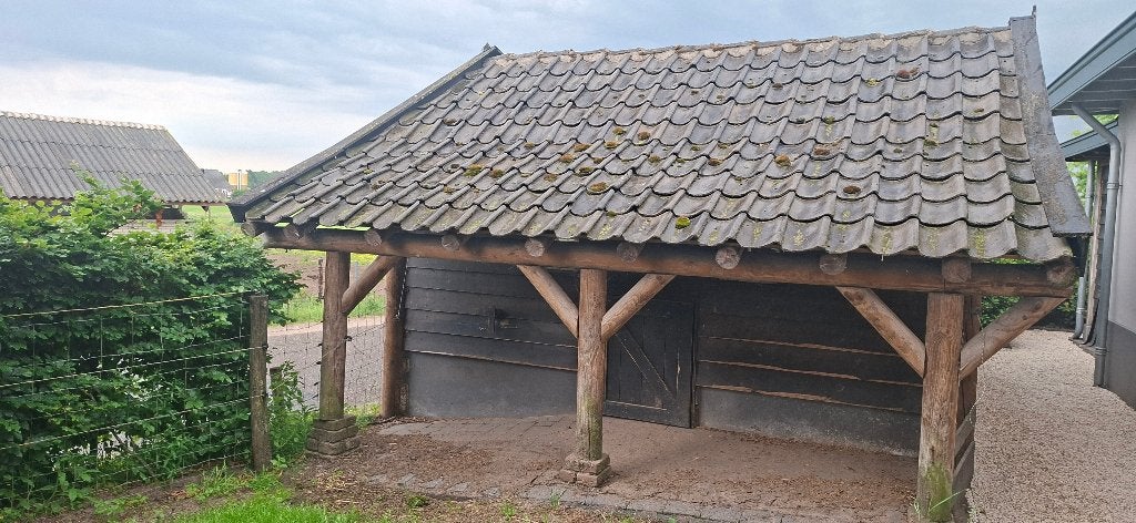 Schuurtje met rondhout en dakpannen, Ophalen, Gebruikt, Hout, Overige typen