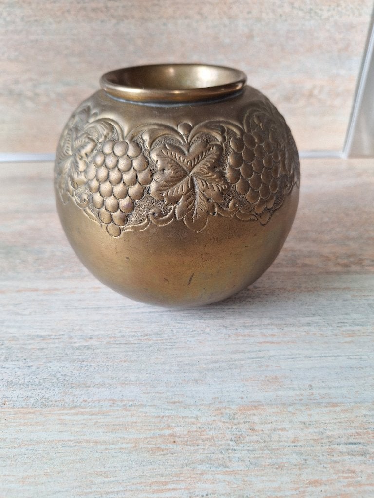 Koperen Bloemenvaas met Druiven motief, Ophalen, Koper