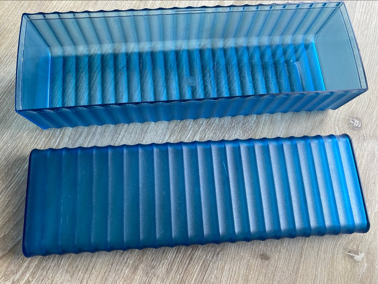 Ontbijtkoek trommel - Blauw kunststof, Ophalen, Gebruikt, 5 – 50, Minder dan 50 cm