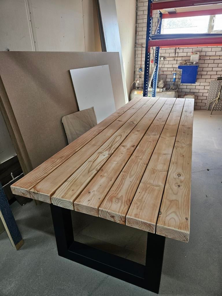 Showroom Douglas tafel 300x100 met U-poten - Onbehandeld, Huis en Inrichting, Tafels | Eettafels, Overige houtsoorten, 200 cm of meer