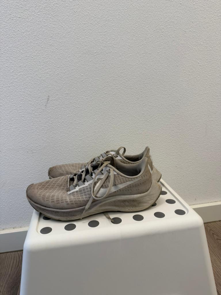 Nike pegasus 39, Sport en Fitness, Loopsport en Atletiek, Ophalen of Verzenden, Zo goed als nieuw, Hardloopschoenen, Nike
