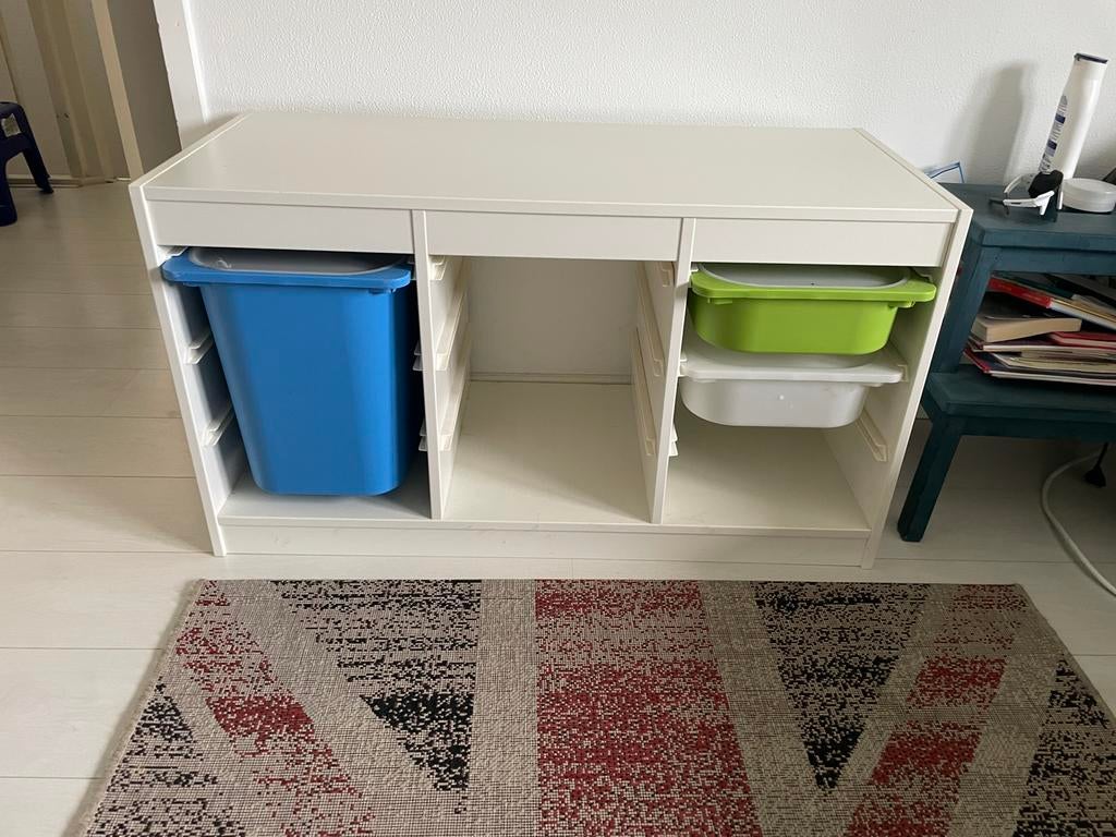 Gratis ikea trofast opruim kast zonder de bakken, Kinderen en Baby's, Kinderkamer | Commodes en Kasten, Kast, Zo goed als nieuw