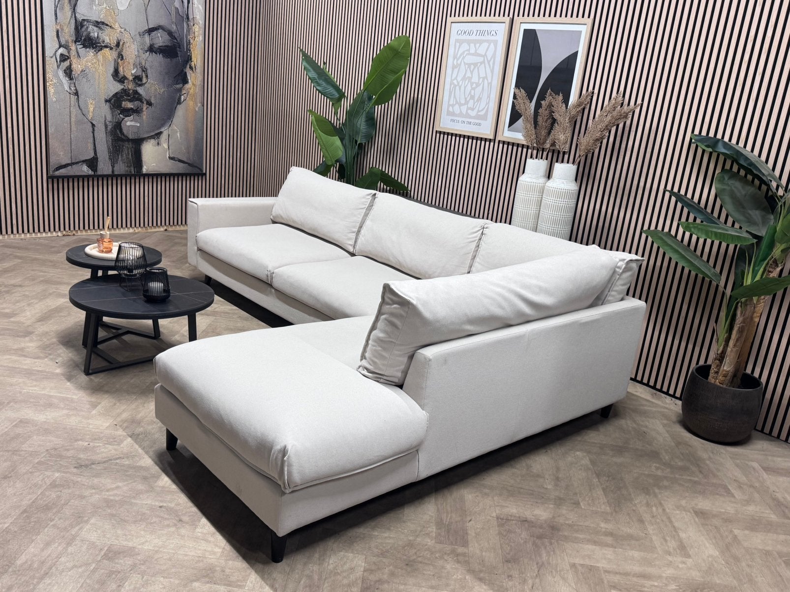 ZGAN Goossens Jonas Hoekbank - Lichtbeige - 308 x 210, Huis en Inrichting, 250 tot 300 cm, -, -, Luxe Goossens jonas hoekbank beige japandi modern