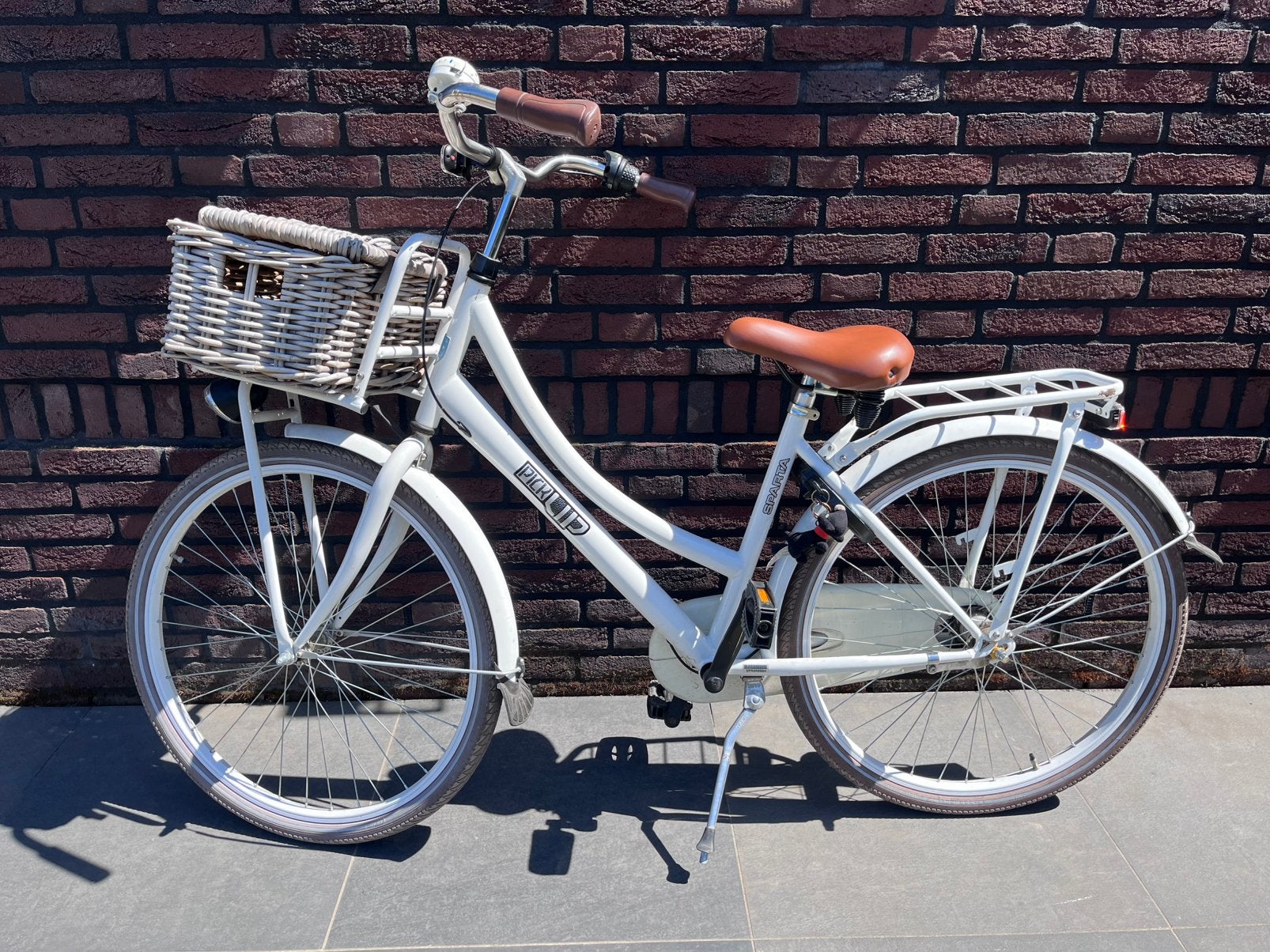 Damesfiets / kinderfiets 26 inch Sparta Pick-Up i.g.st. Wit, Fietsen en Brommers, Fietsen | Meisjes, Ophalen, Zo goed als nieuw