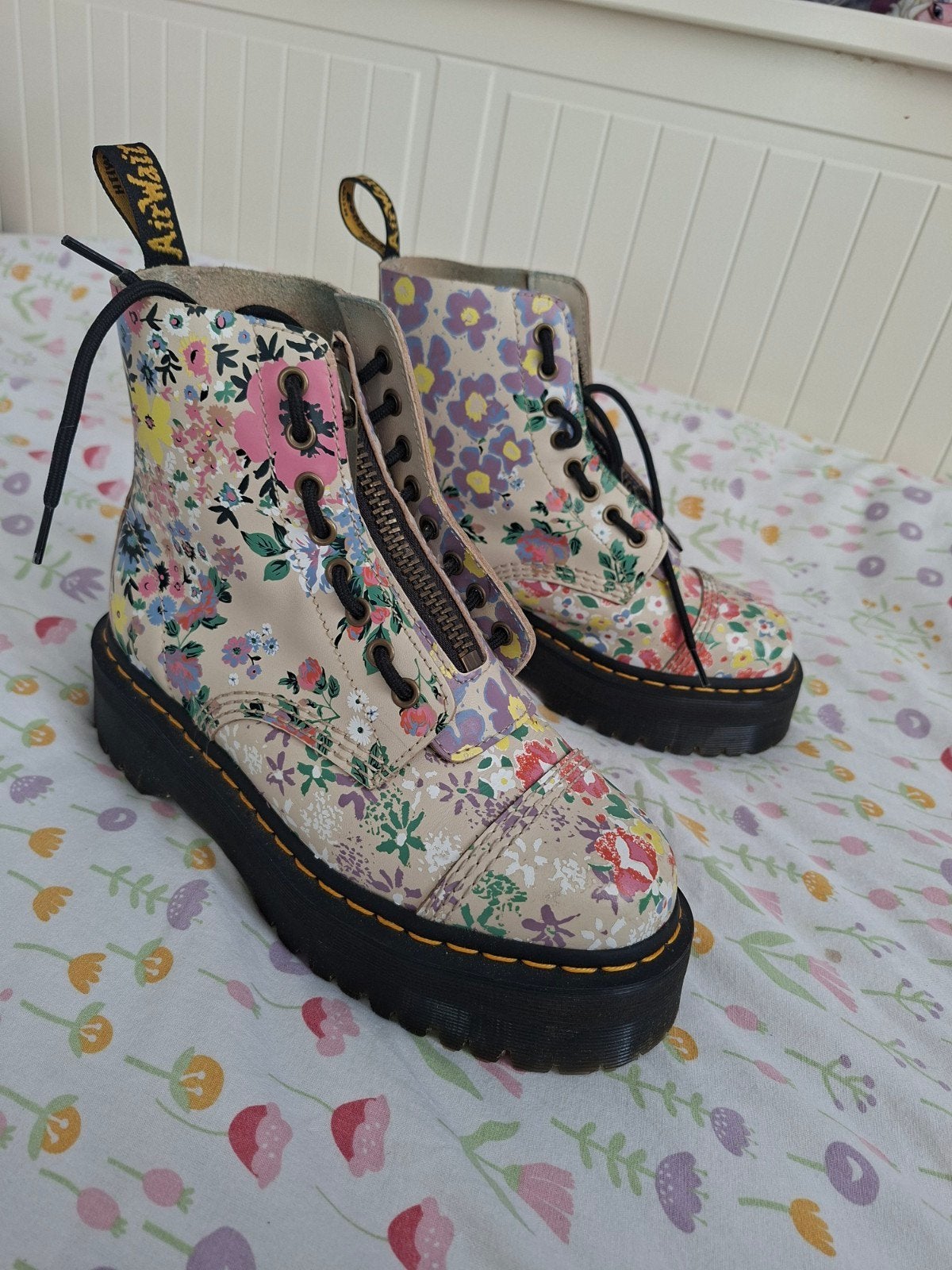 dr martens platform maat 39 nieuw, Kleding | Dames, Ophalen of Verzenden, Nieuw, Zwart