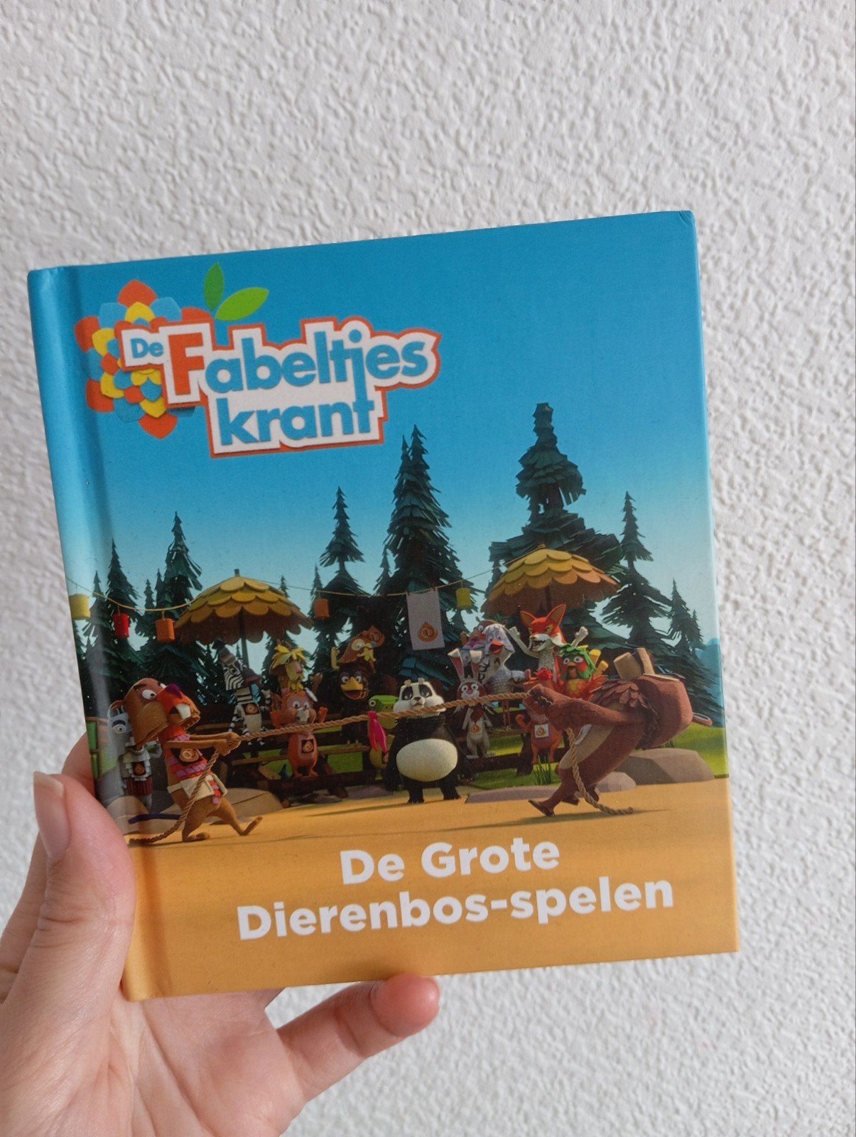 De Fabeltjeskrant: De Grote Dierenbos-spelen - Hardcover, Ophalen of Verzenden, Zo goed als nieuw, Onbekend, Fictie algemeen
