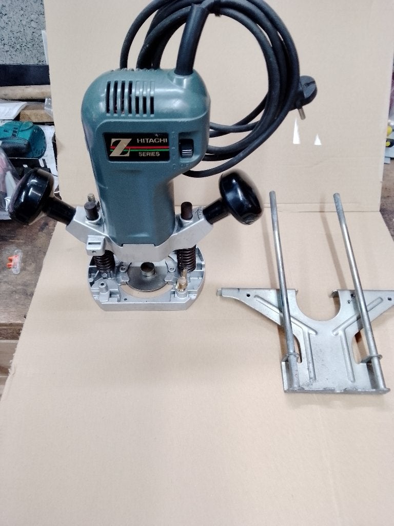 Hitachi bovenfrees Z Serie FM 8., Ophalen, Gebruikt, Snijgereedschap