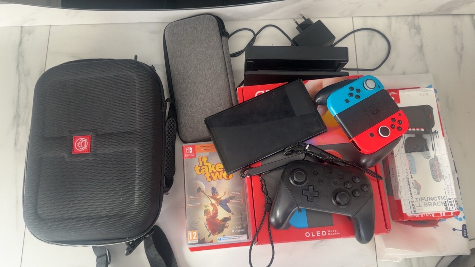 Nintendo Swtich Oled + Extra Pro controller + Tas +6 Spellen, Met 2 controllers, Switch OLED, Ophalen, Gebruikt