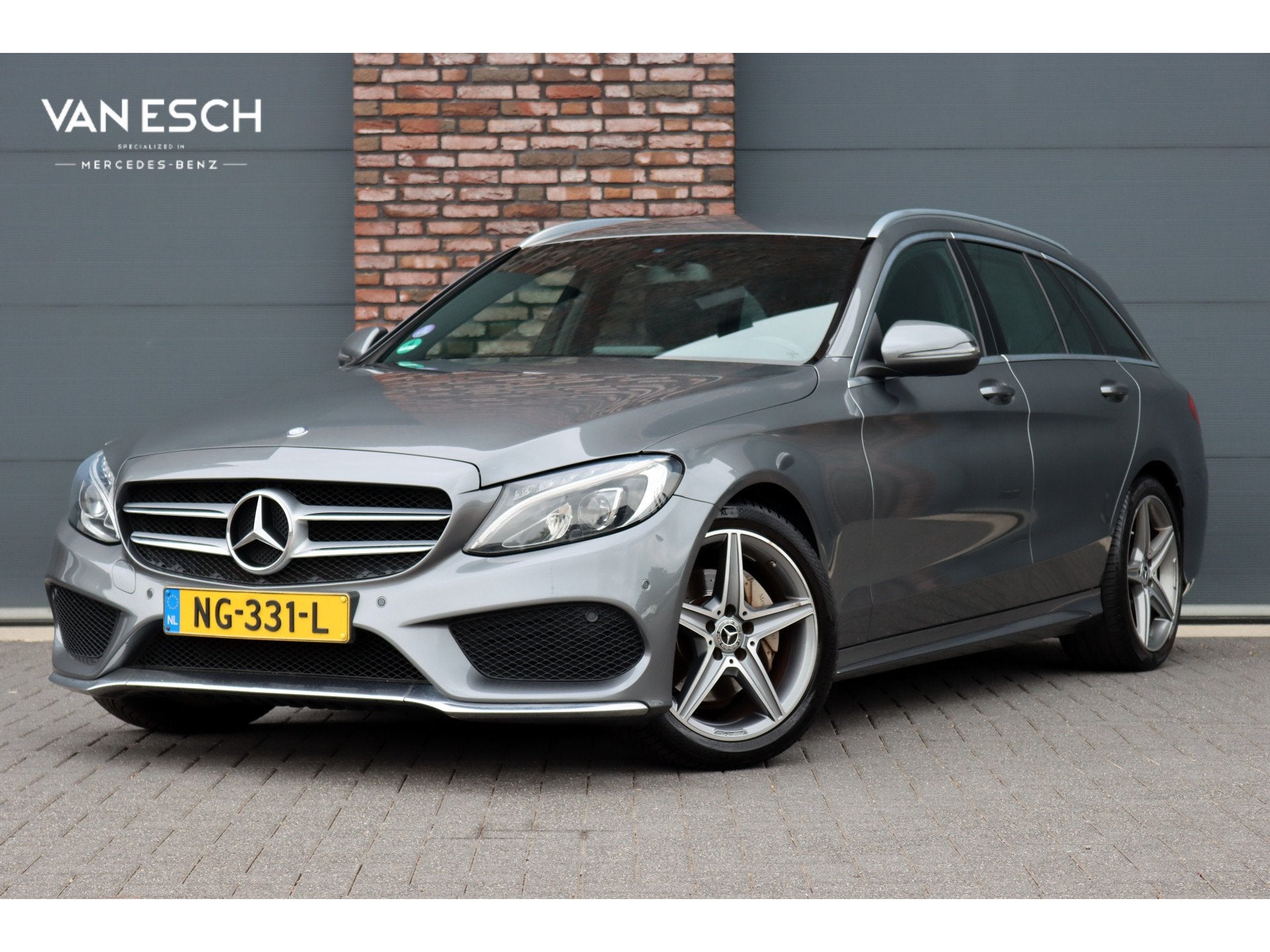 Mercedes-Benz C-Klasse Estate 180 AMG Sport Edition | Dealer, Achterwielaandrijving, 750 kg, 1400 kg, 5 stoelen