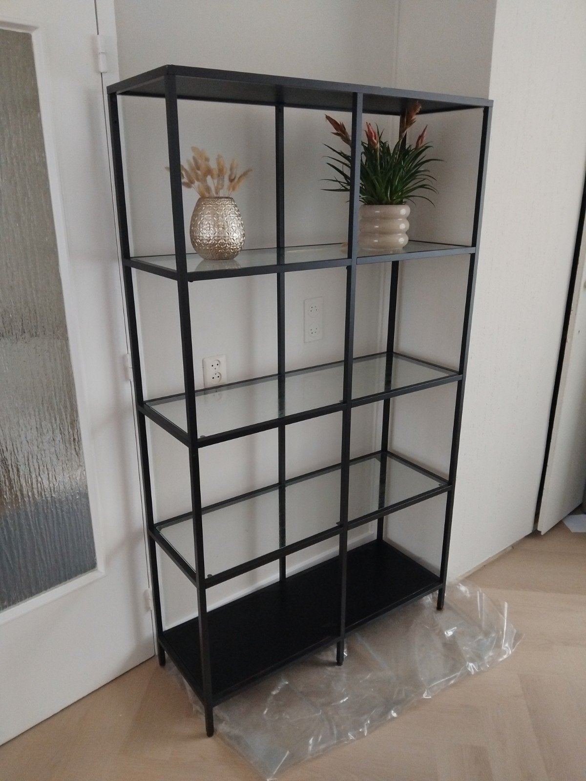Mooie glazen wandkast van IKEA, Met plank(en), Gebruikt, Glas, 150 tot 200 cm