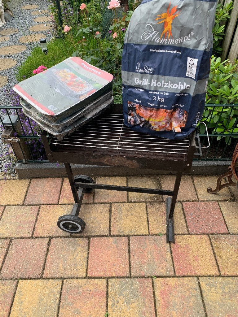bbq schoon, op wielen + kolen en 3 x kant en klaar, Ophalen