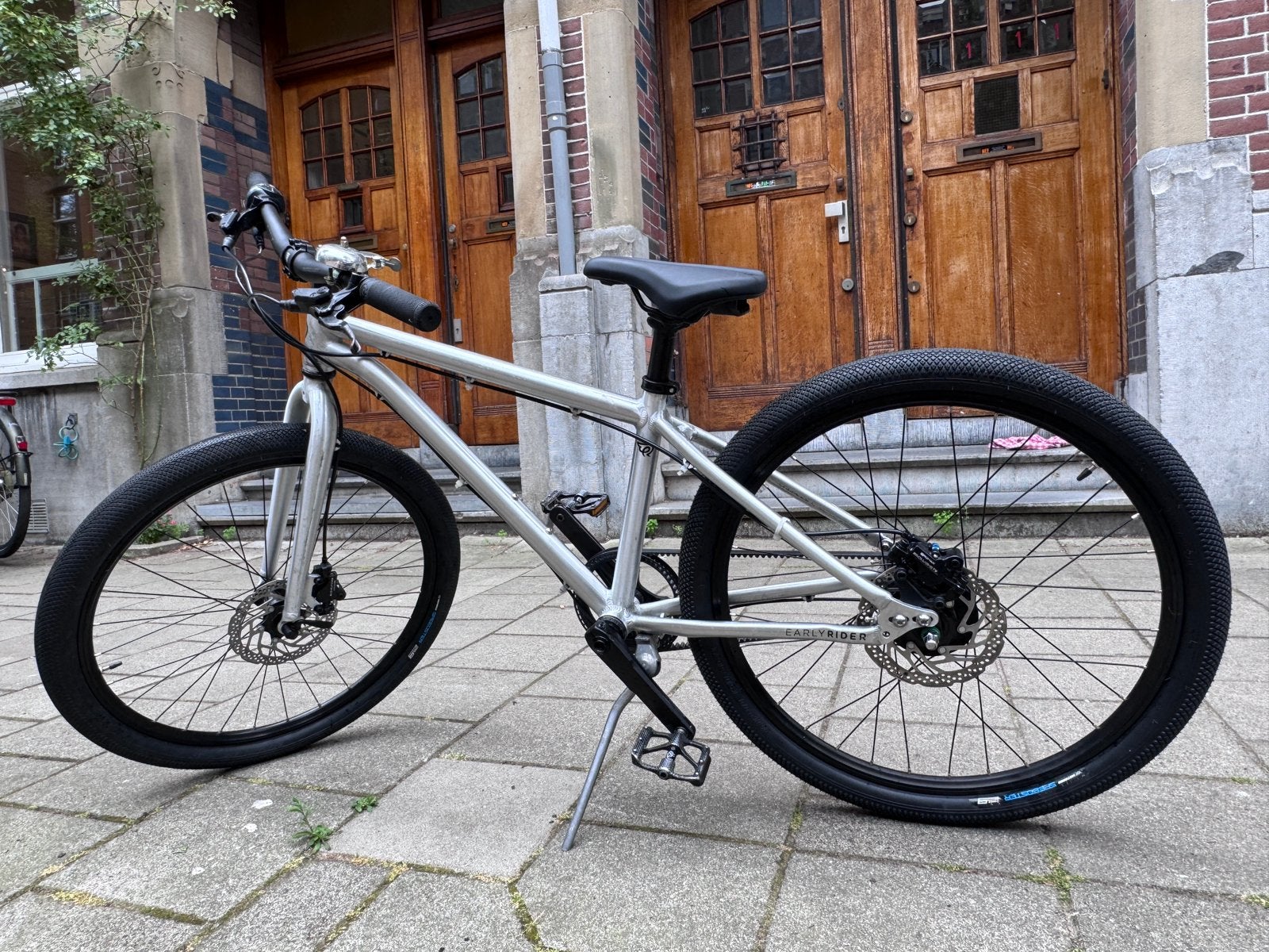 EarlyRider Belter 24 inch - Kinderfiets met riemaandrijving, Ophalen, 20 inch of meer, Gebruikt, Schijfrem