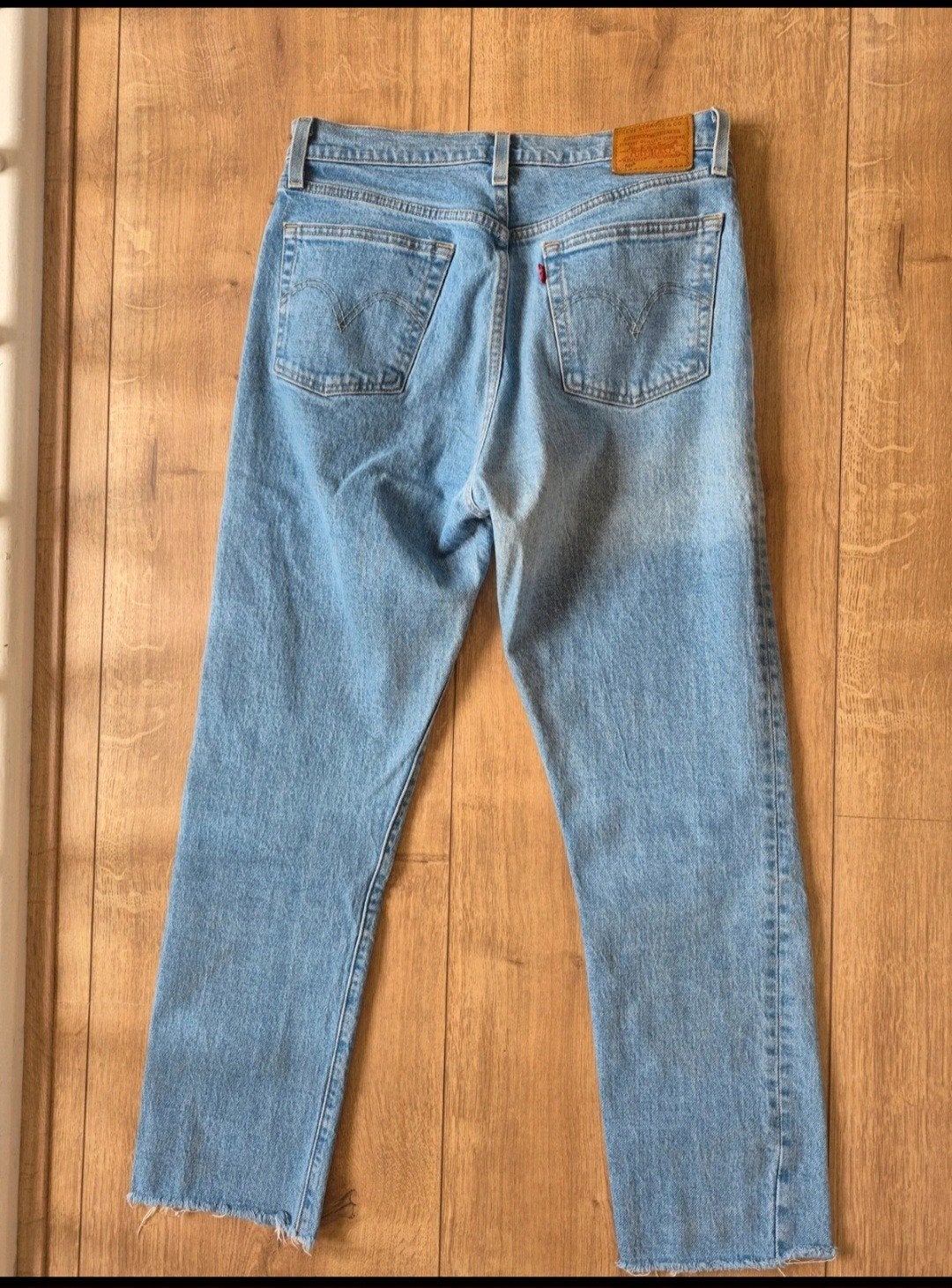 Mooie Levi's 501 Mom jeans in maat W29, Ophalen of Verzenden, Zo goed als nieuw, Blauw, W28 - W29 (confectie 36)