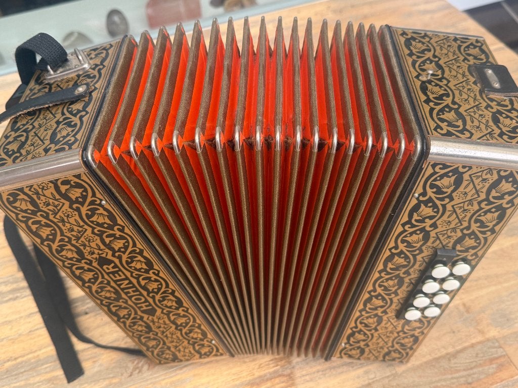 Hohner Accordeon - Goede staat, CF stemming, schouderband, Muziek en Instrumenten, Accordeons, Gebruikt, Met riemen, Overige formaten