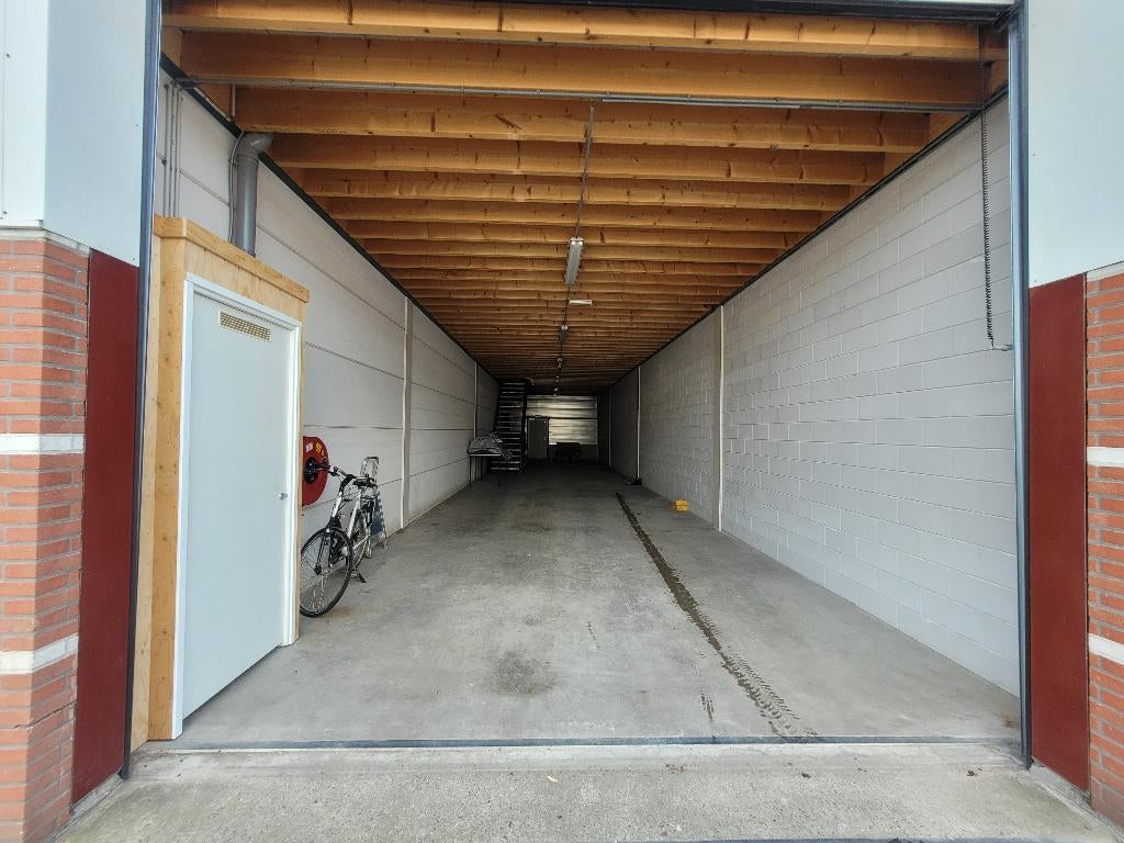 Te Huur: Bedrijfspand Oude Middenweg 227B , Den Haag, Zakelijke goederen, Bedrijfs Onroerend goed, 220 m², Huur, Bedrijfsruimte