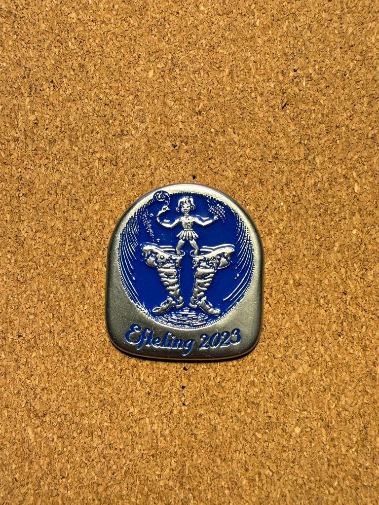 Efteling Pin | Jaarpin 2023 Klein Duimpje | EPP 448, Verzamelen, Efteling, Verzenden, Nieuw, Button of Speldje