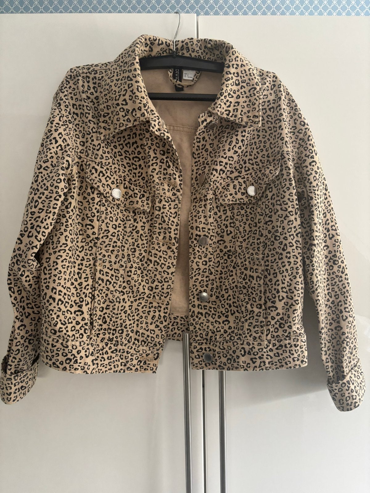 H&M Divided Leopard Print spijkerjack - Maat S, Ophalen of Verzenden, Zo goed als nieuw, Maat 36 (S), Beige