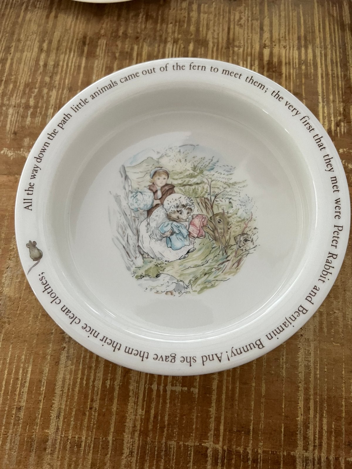 Wedgwood BeatrixPotter;Mrs. Tiggy-Winkle-diep bord/schaaltje, Antiek en Kunst, Antiek | Servies los, Ophalen of Verzenden