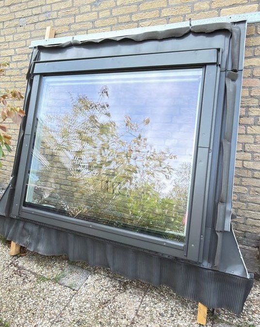 Dakraam Fakro 134x118 cm tuimeldakraam Velux tuimelvenster, Ophalen, Gebruikt, Minder dan 80 cm, 80 tot 120 cm