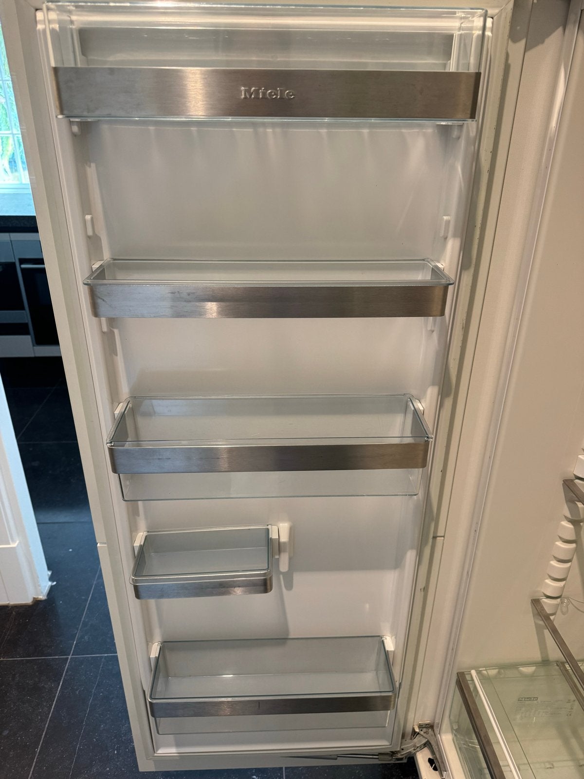 Miele inbouwkoelkast - Zo goed als nieuw, Ophalen, Zonder vriesvak, 200 liter of meer, 60 cm of meer