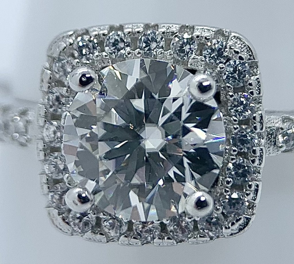 Zilveren ring met moissanite steen *1 karaat* *Verstelbaar*, Sieraden, Tassen en Uiterlijk, Nieuw, Ophalen of Verzenden, Kleiner dan 17