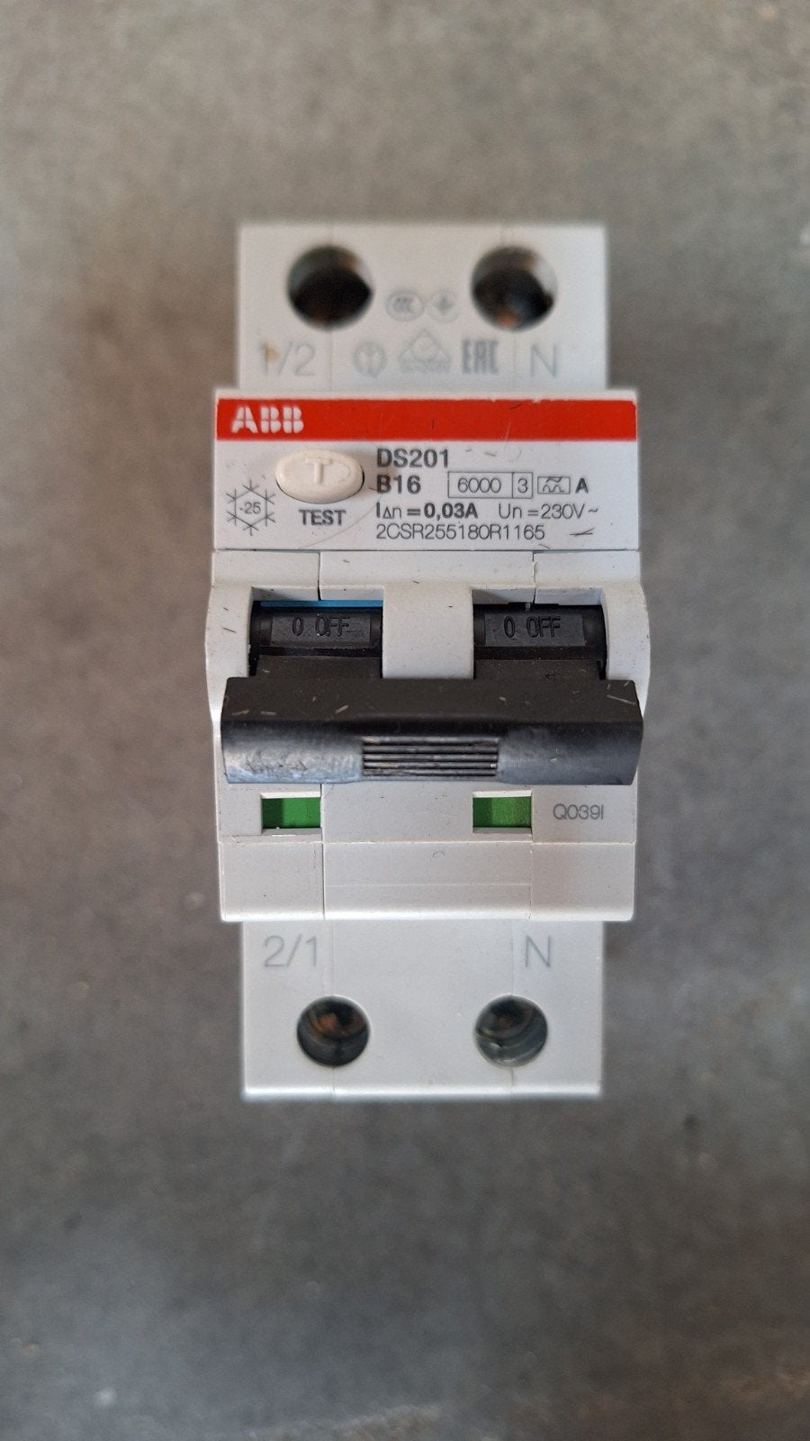 ABB DS201 B16 Aardlekautomaat 16A 30mA 230V, Doe-het-zelf en Verbouw, Elektra en Kabels, Ophalen of Verzenden
