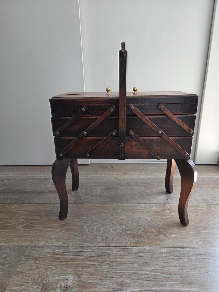 Antieke Houten Naaidoos op Poten - Vintage Handwerk Opberger, Ophalen