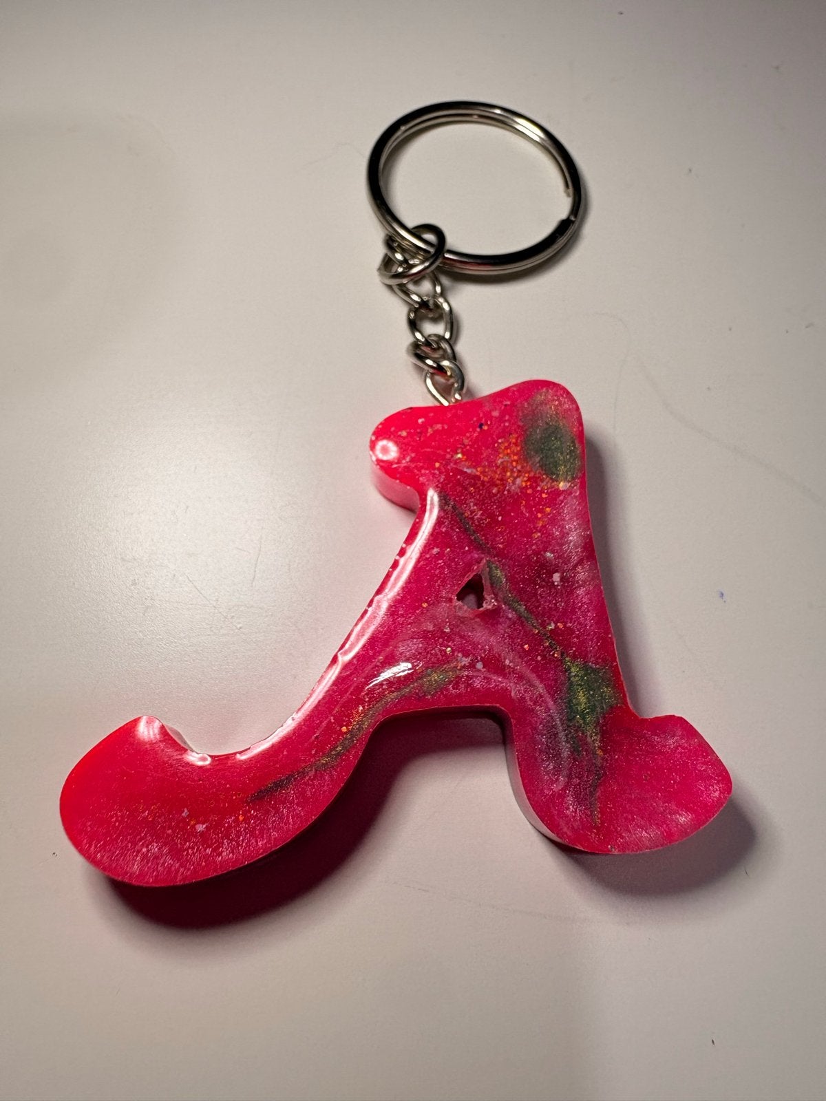 Handgemaakte Epoxy Hars Letter Sleutelhanger- A, Handgemaakt, Nieuw, Meerkleurig, Ophalen of Verzenden