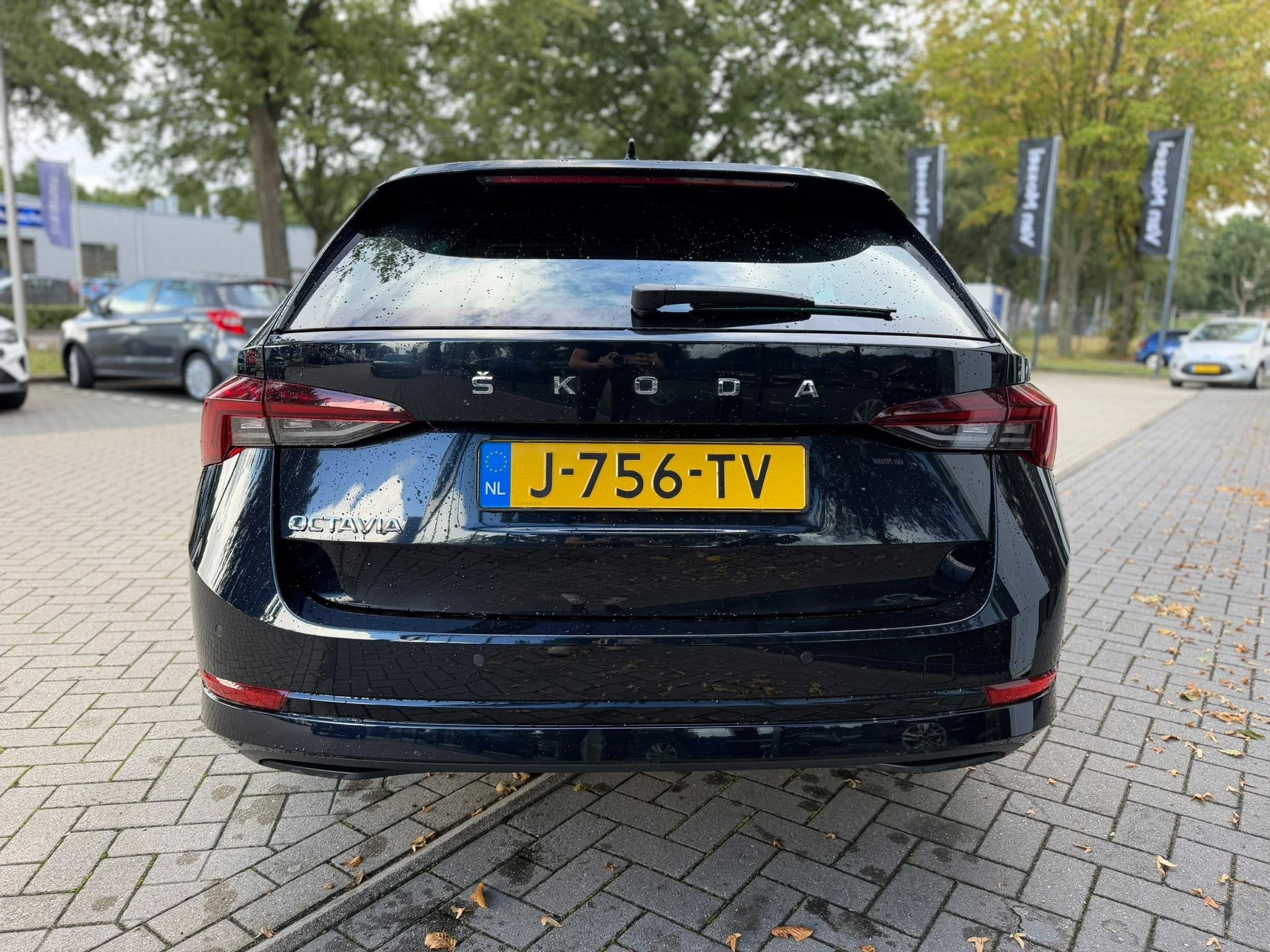 Skoda Octavia Combi 1.0 TSI Sport Business, 12 maanden, Gebruikt, Zwart, Origineel Nederlands
