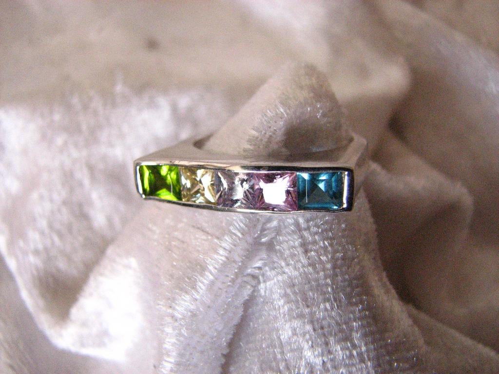 Mooie Smalle Artistieke Zilveren Ring - verschillende kleur, Verzenden, Zilver, Ring, Met edelsteen