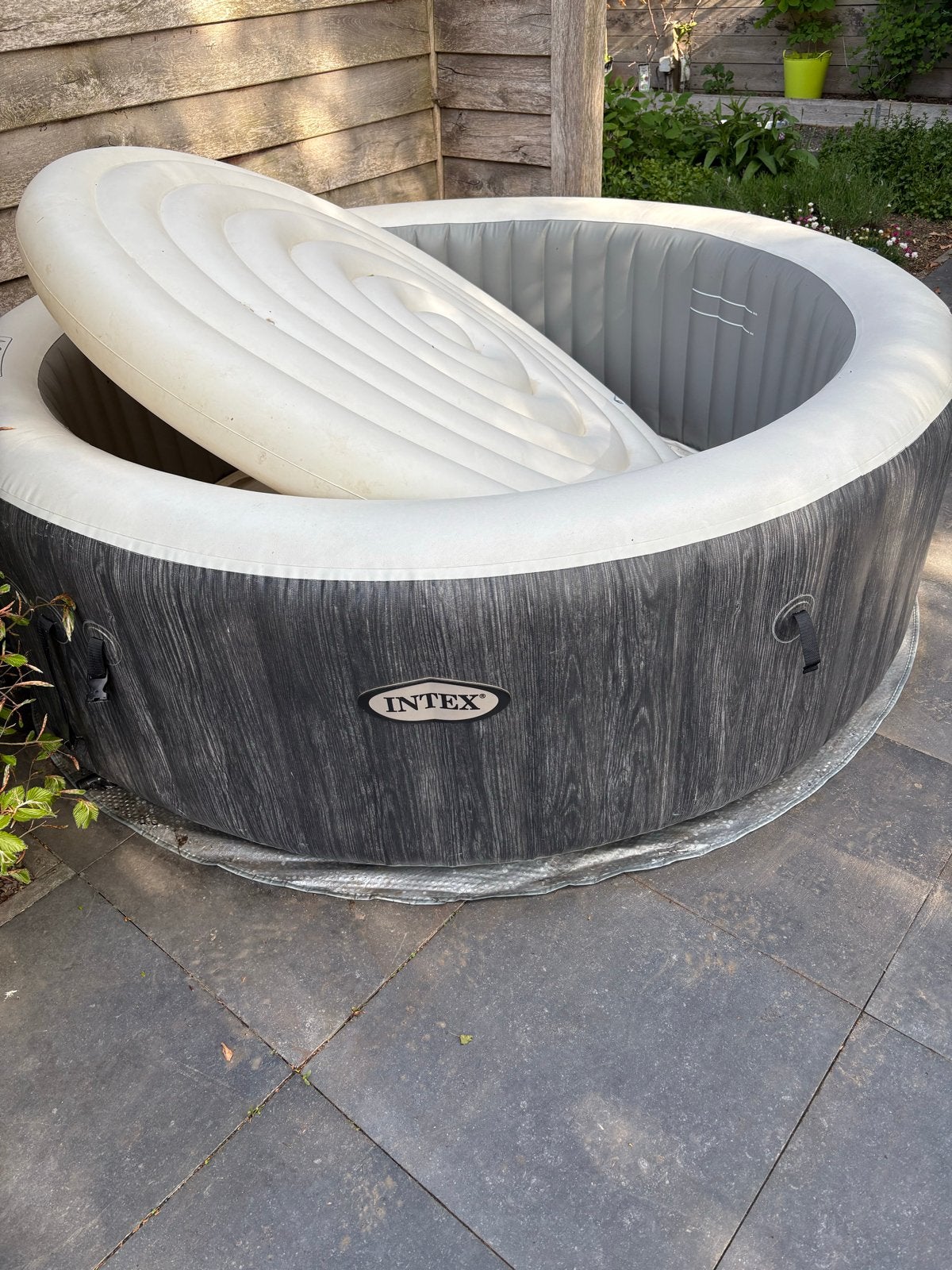Intex Jacuzzi Pure Spa Greywood Deluxe 6 personen, Tuin en Terras, Ophalen, Gebruikt, Grondzeil, Opblaasbaar