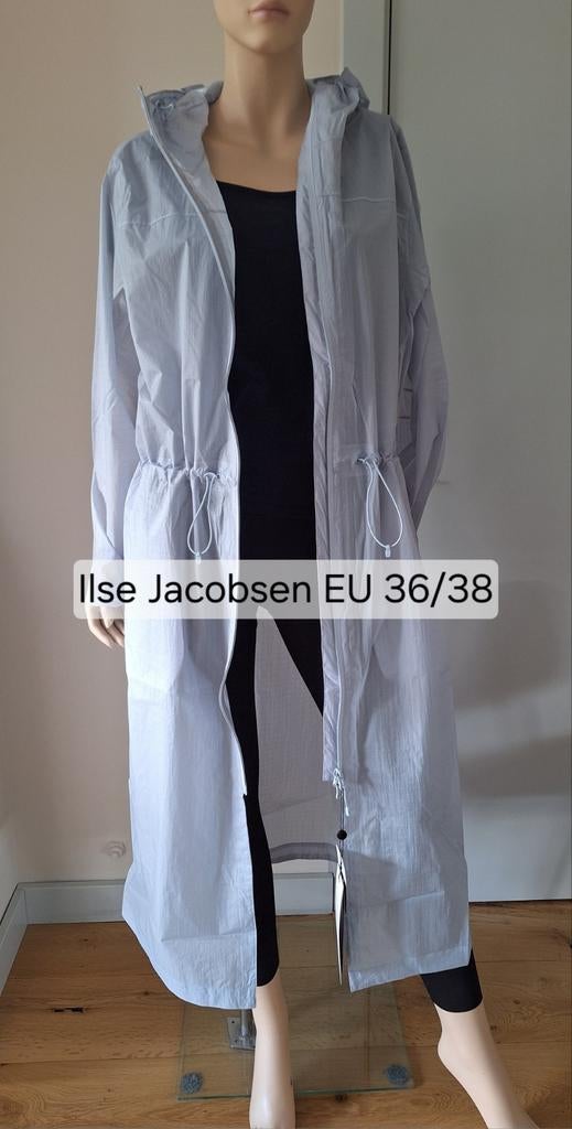 Ilse Jacobsen semi-transparante lichtblauwe regenjas 36 / 38, Kleding | Dames, Jassen | Zomer, Blauw, Nieuw, Ophalen of Verzenden